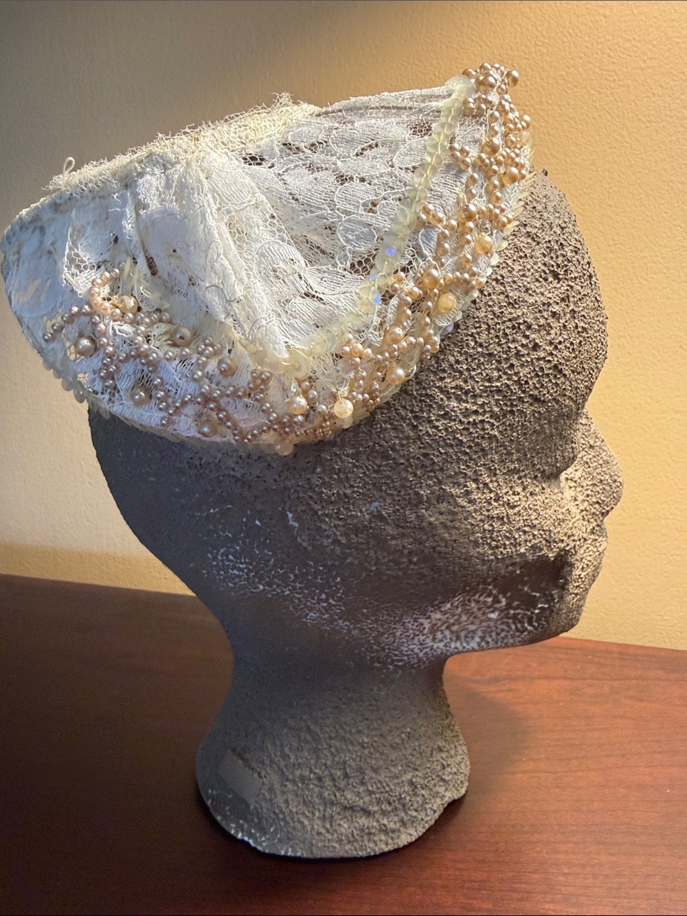 50’s Ivory Lace Bridal Headband with Faux Pearls & Sequins - Picture 4 of 13